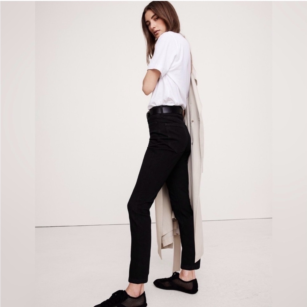 29 x 30.5 NWOT Banana Republic Slim Straight Cigarette Jean Black size 29 Long